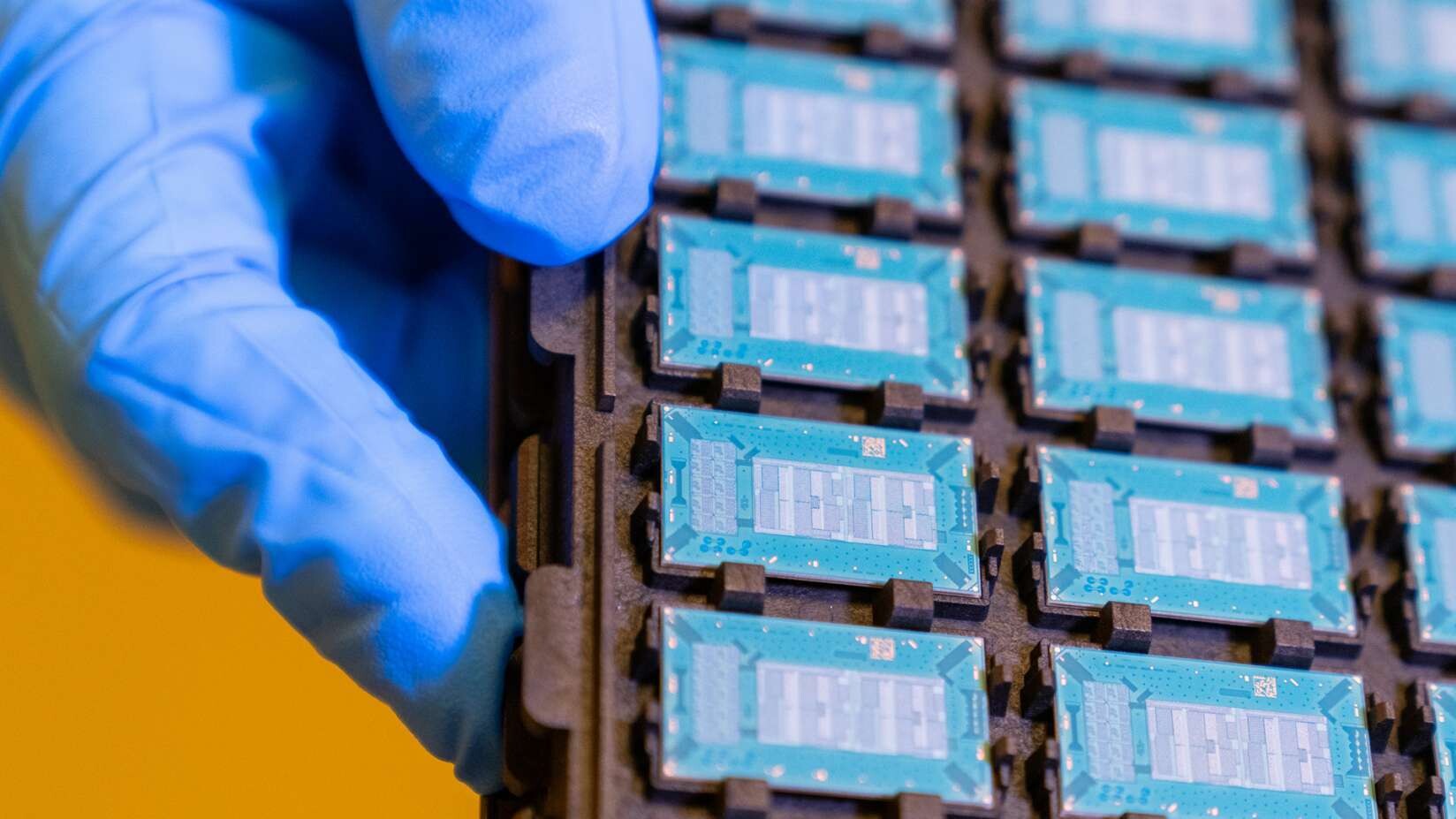 AMD intends to incorporate glass substrates in its upcoming lineup of high-performance processors for 2025/2026.